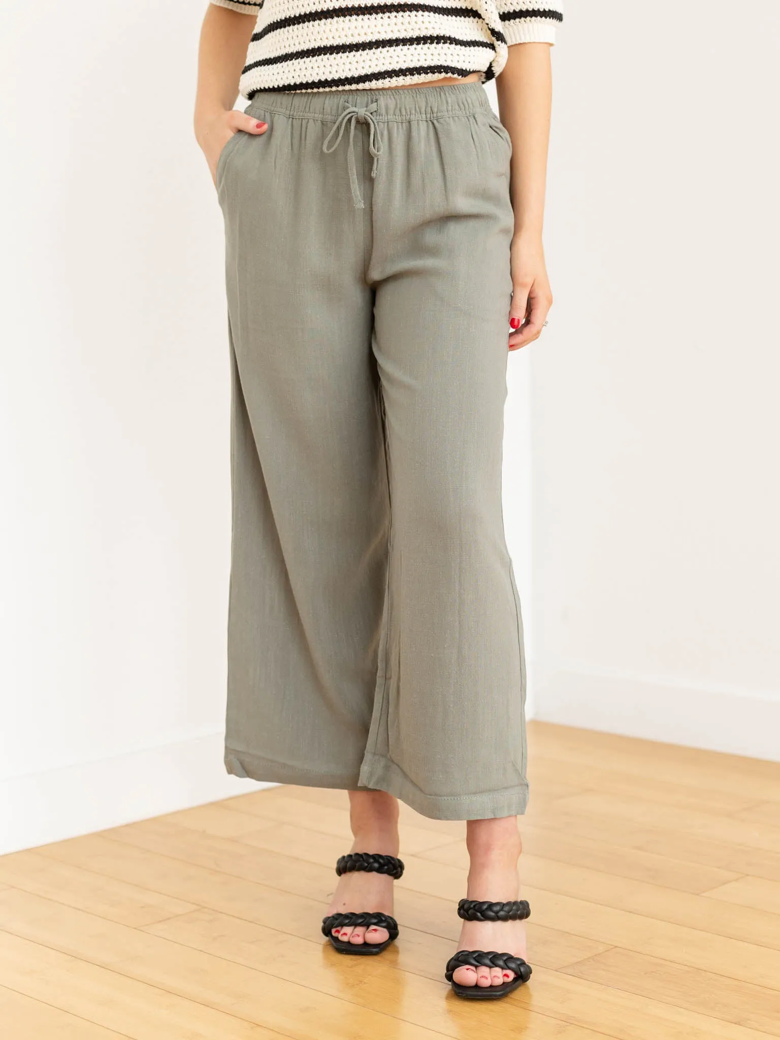 Cropped Drawstring Linen Pants