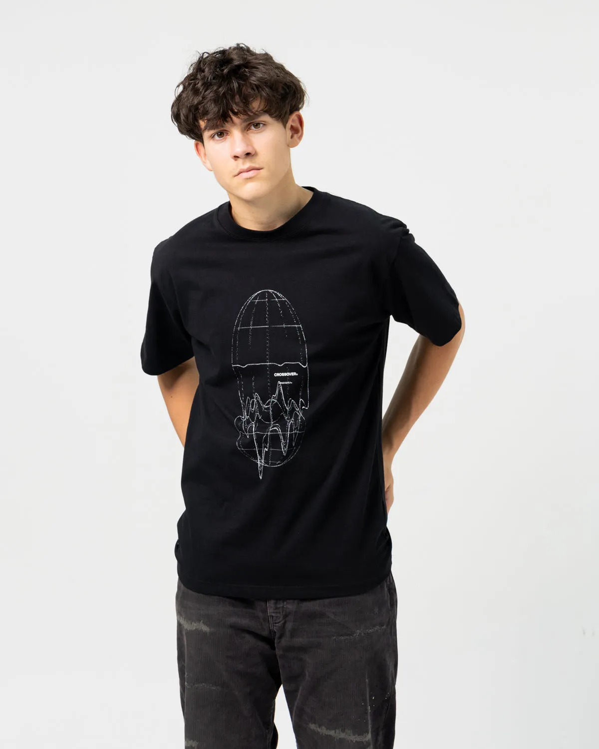 CROSSOVER x mo'des "Otomo" Tee | Black
