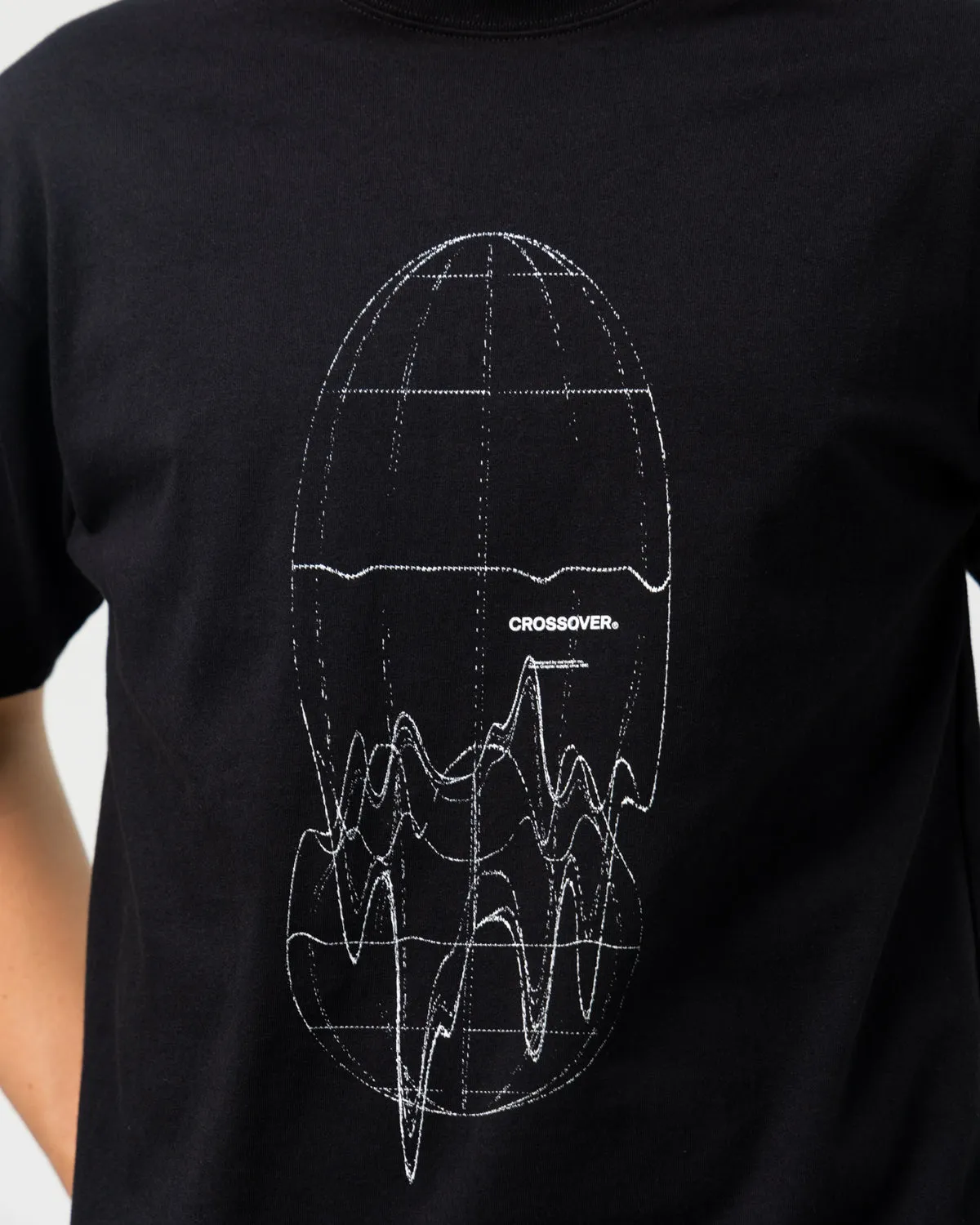 CROSSOVER x mo'des "Otomo" Tee | Black