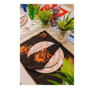 Hand embroidered linen tableware set (Set of 4 units)