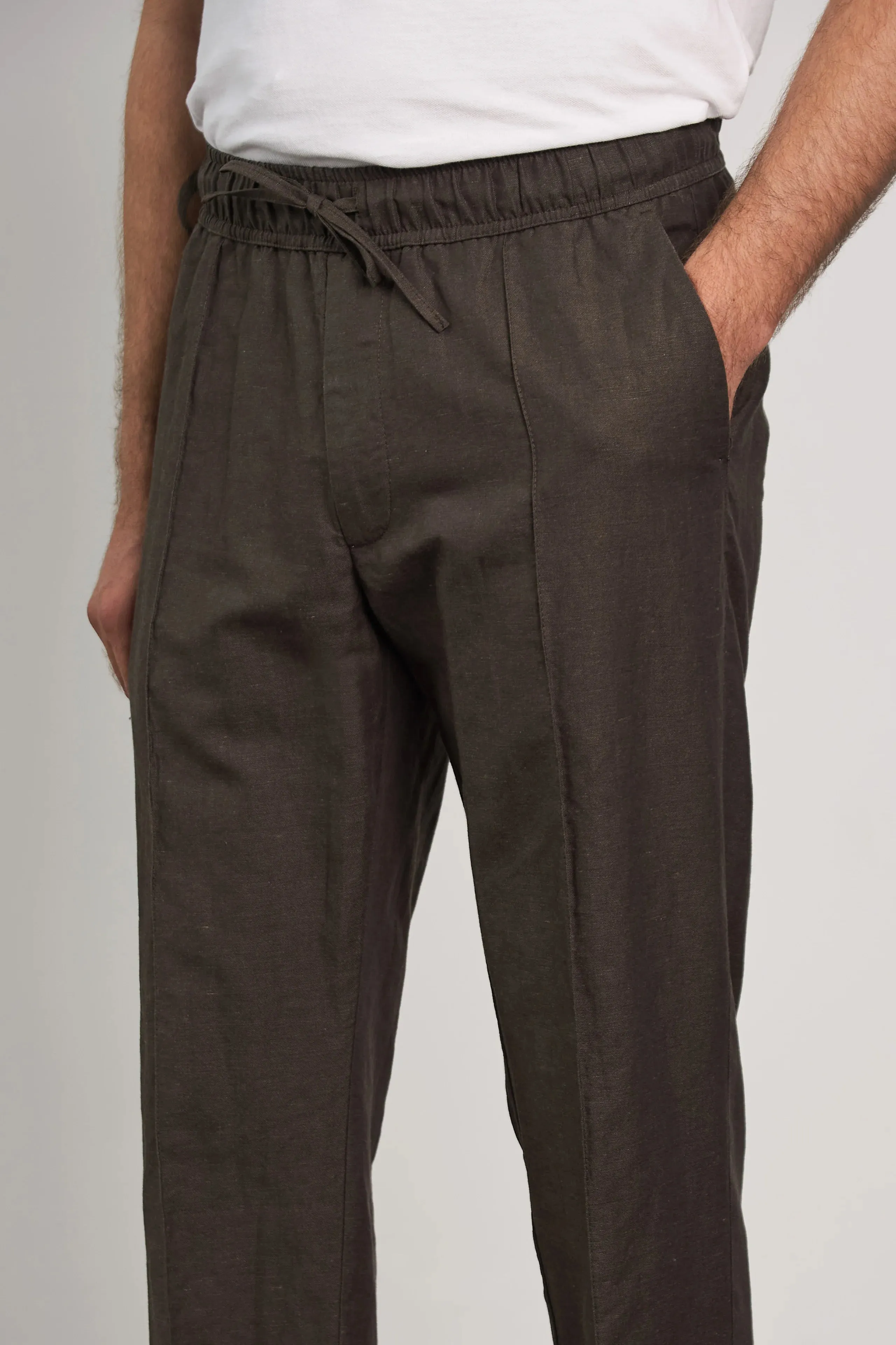 max trousers in linen coffee