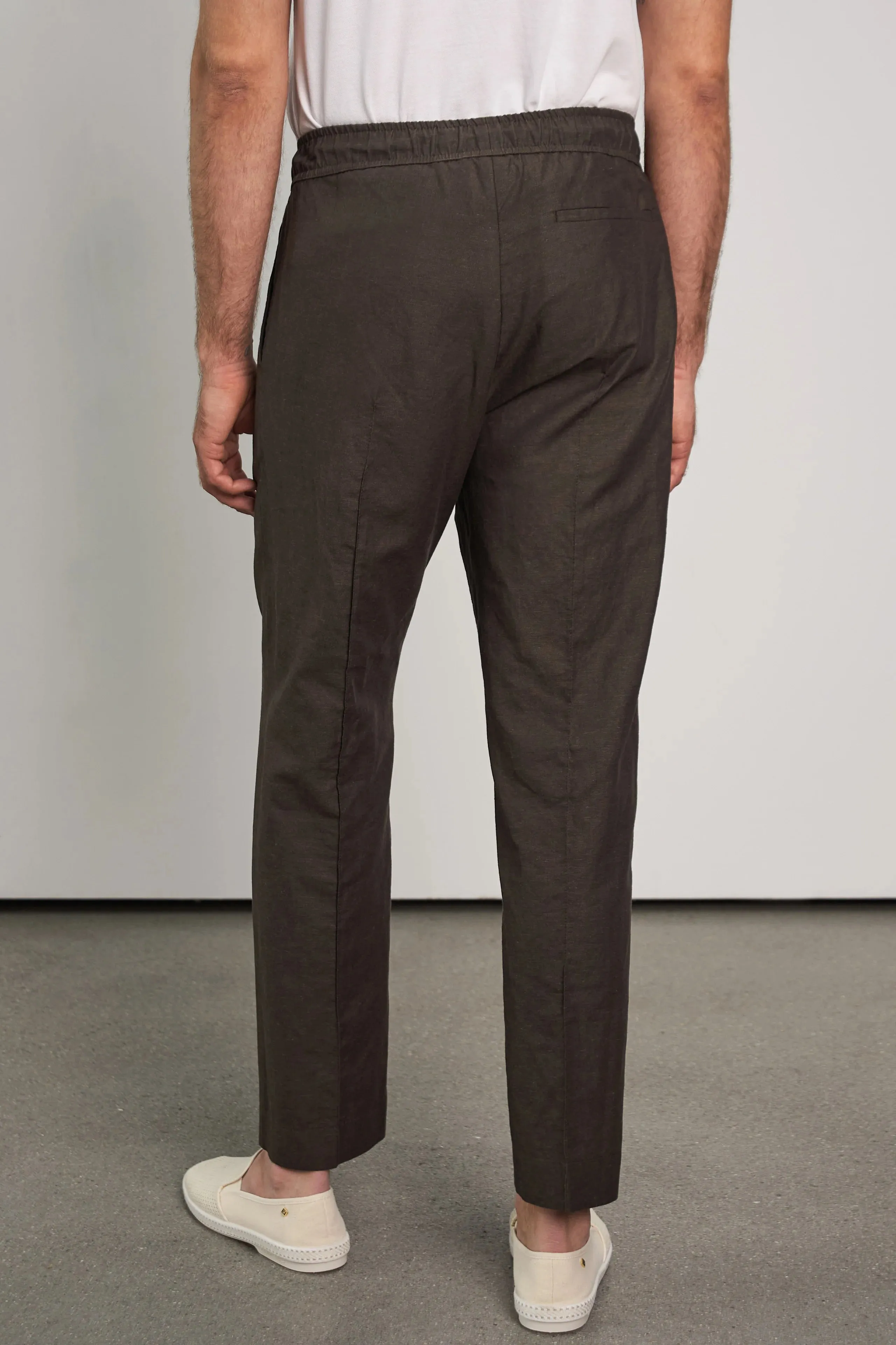 max trousers in linen coffee