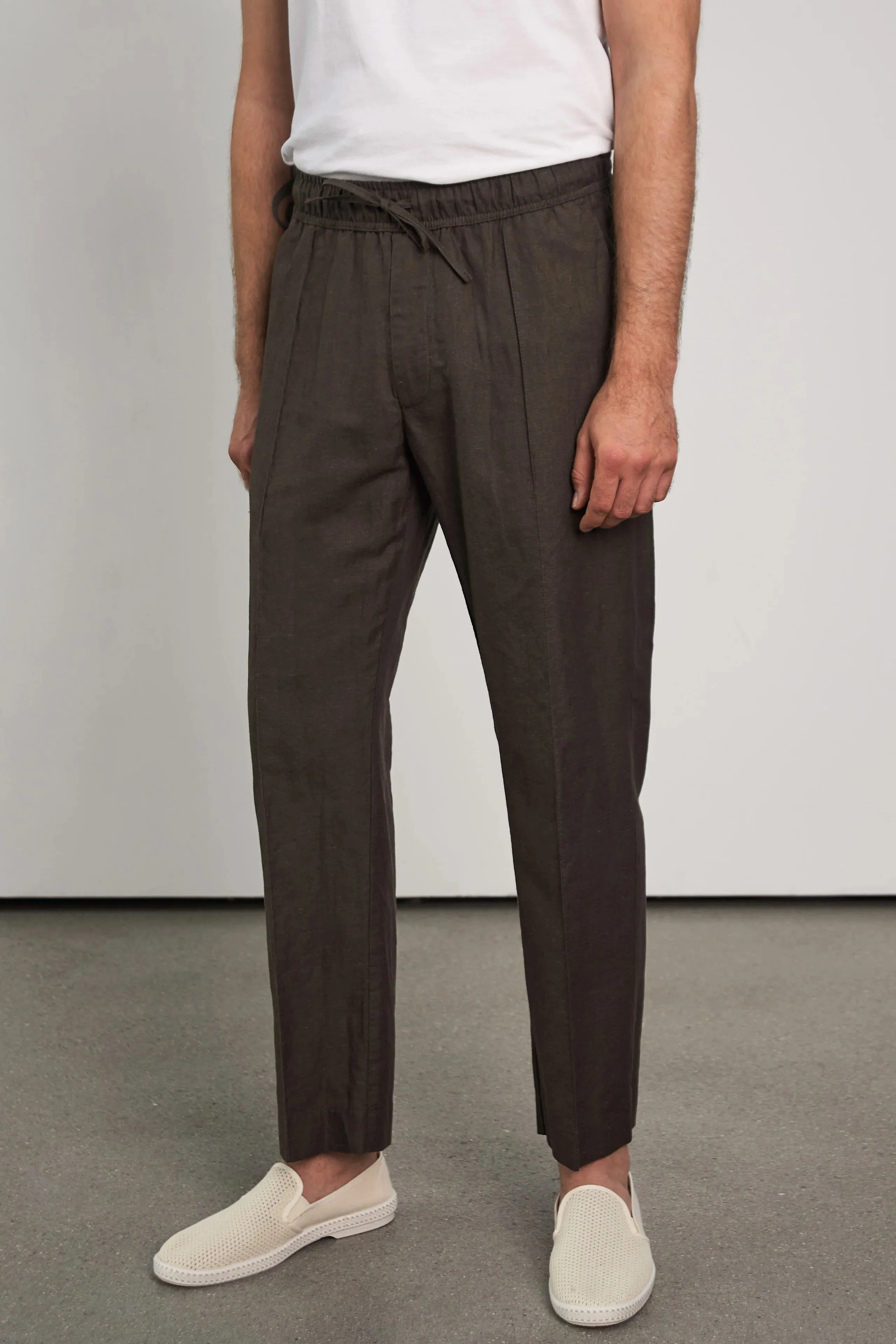 max trousers in linen coffee