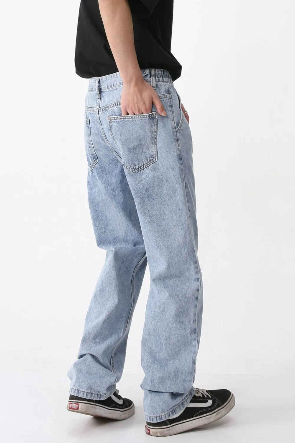 Mid Rise Baggy Jeans with Pockets