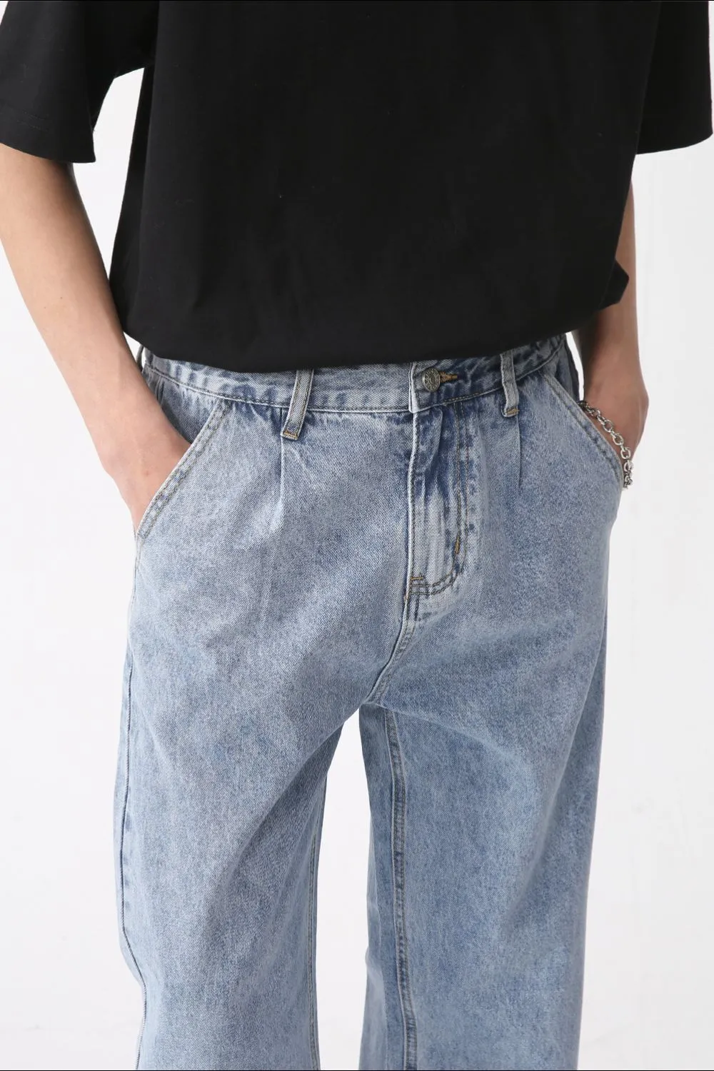 Mid Rise Baggy Jeans with Pockets
