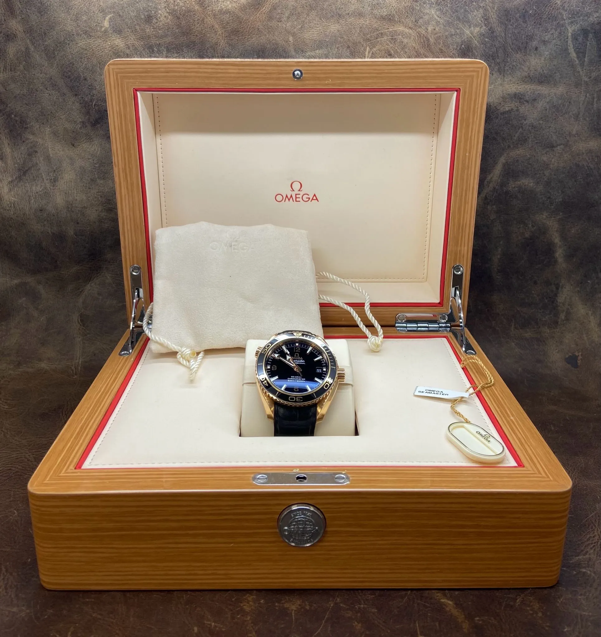 Omega SEAMASTER PLANET OCEAN 600M 232.63.42.21.01.001 Black Dial Automatic Men's Watch