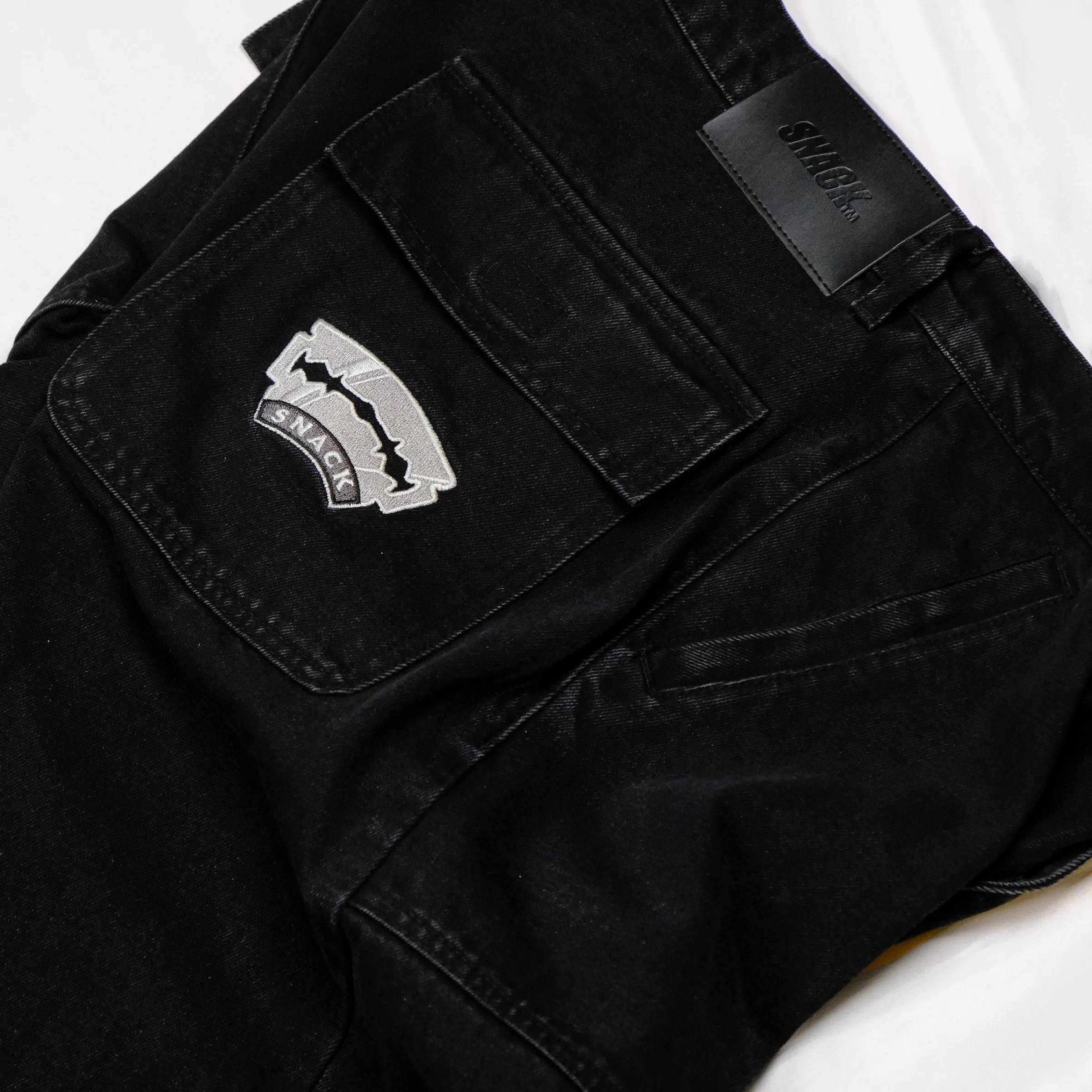 RAZOR SHARP JEANS