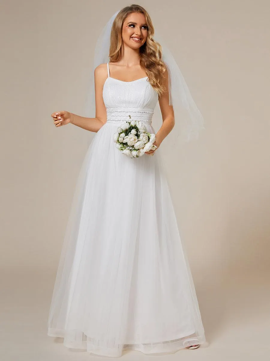 Robe de mariée classique en tulle à bretelles spaghetti réglables avec chaîne à paillettes à la taille