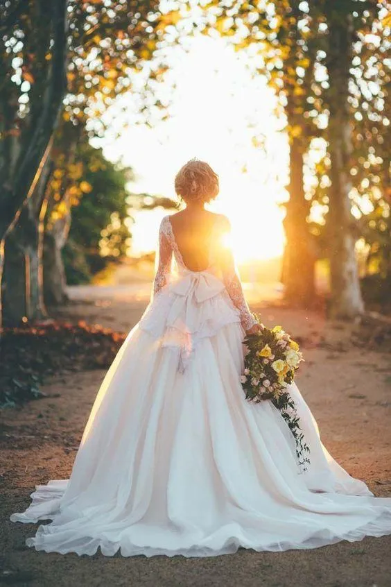 See-through Lace Long Sleeves Bride Gown Dress with Full Tulle Skirt