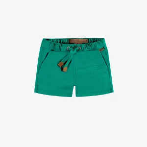Short coupe régulière vert en twill très extensible, bébé || Regular fit green short in stretch twill, baby