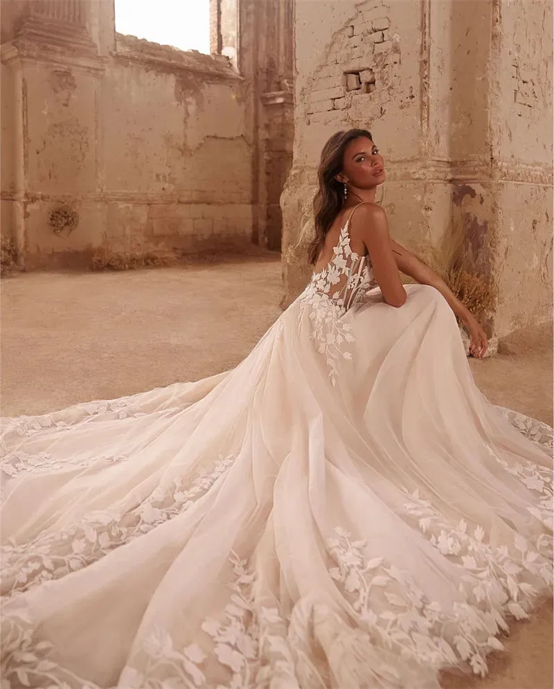 Spaghetti Straps Glitter Wedding Dresses V-Neck Tulle A Line Bridal Dress Applique Backless Bohemia Lace Bridal Gowns Plus Size